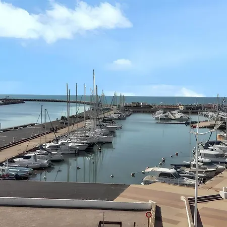 Maison De Charme A Avec Piscine Partagee
